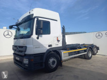 Camión Gancho portacontenedor Mercedes Actros 2541 L