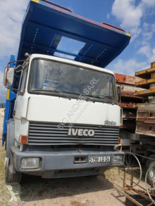 Camión portacoches Iveco 175.17