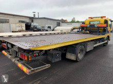 Camión de asistencia en ctra Isuzu P75