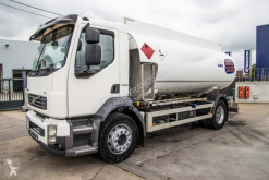 Ciężarówka cysterna do paliw Volvo FL