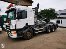 Camión Scania P124 Gancho portacontenedor usado