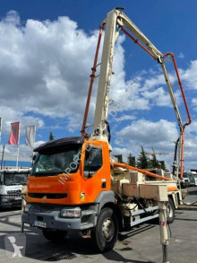 Camion béton pompe à béton Renault