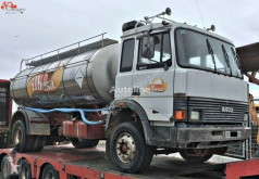 Ciężarówka cysterna Iveco 145-17