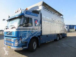 Camión Volvo FM9 remolque ganadero para ganado bovino usado