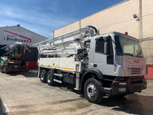 Ciężarówka Iveco Trakker 350 pompa do betonu używana