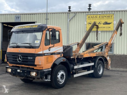Грузовик бункеровоз Mercedes 1820