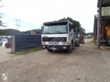 Camión Gancho portacontenedor Volvo FL10