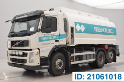 Caminhões cisterna productos químicos Volvo FM 360