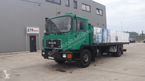 Kamión MAN 18.323 (BIG AXLE / 6 CYLINDER ENGINE WITH MANUAL PUMP / EURO 2) valník ojazdený