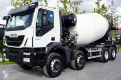 Camión Iveco Trakker hormigón cuba / Mezclador usado