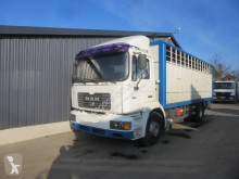 Camion bétaillère bovins MAN 19.414