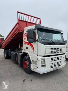 Kamión korba trojstranne sklápateľná korba Volvo FM