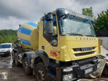 Camion béton toupie / Malaxeur Iveco Trakker 410
