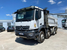 Camión volquete Mercedes Arocs 3243 KN