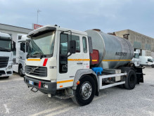Camion betoniera autopompă de beton Volvo FL