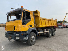 Iveco billenőplató teherautó Trakker 500