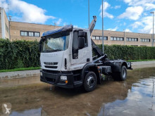 Camión Iveco Eurocargo 160 E 28 Gancho portacontenedor usado