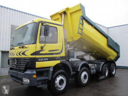 Mercedes Actros 3235