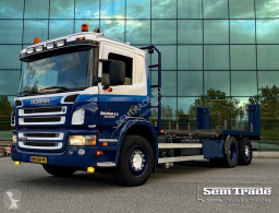 Vrachtwagen Scania P 340 tweedehands chassis
