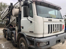 Camion betoniera cu malaxor si pompa Astra HD7 84.38