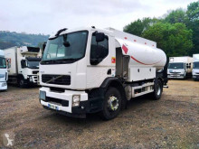 Kamion Volvo FE 260 cisterna uhlovodíková paliva použitý