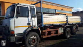 Camion tri-benne Iveco 175.24