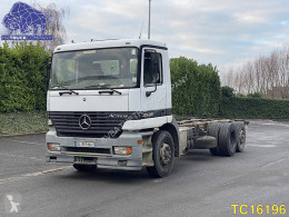 Kamion Mercedes Actros 2535 podvozek havarovaný