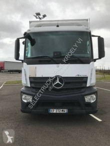 Mercedes Antos 1824 truck used plywood box