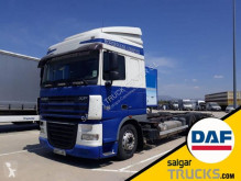 Camion DAF XF105 105.410, porte engins occasion