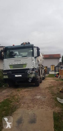 Iveco concrete mixer + pump truck concrete truck Trakker AD 410 T 35