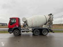 Teherautó Iveco Trakker 410T41 használt betonkeverő beton