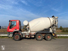 Camion béton toupie / Malaxeur Iveco Trakker 380