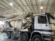 Ciężarówka beton pompogruszka Mercedes Actros 4143