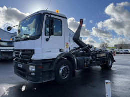 Mercedes Actros 2032 truck used hook lift
