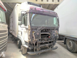 Lastbil MAN TGL 12.220 kylskåp skadad