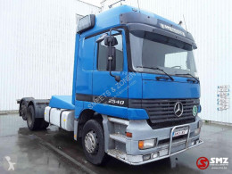 Caminhões chassis Mercedes Actros 2540