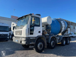 Astra HD8 truck used concrete