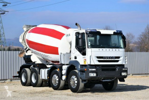 Vrachtwagen Iveco TRAKKER 410* Betonmischer * 8x4 * Top Zustand ! tweedehands beton molen / Mixer