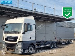 Vrachtwagen met aanhanger BDF MAN TGX 24.460 XLX BDF