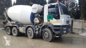 Kamion beton frézovací stroj / míchačka Iveco Trakker 410 T 45