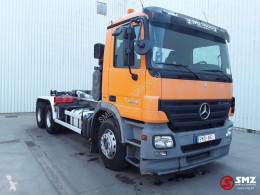 Camion porte containers Mercedes Actros 3332