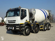 Lastbil Iveco Trakker AT 410 T 50 betong blandare begagnad