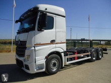Vrachtwagen Mercedes Actros 2548 tweedehands containersysteem