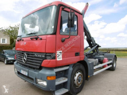 شاحنة ناقلة حاويات متعددة الأغراض Mercedes Actros 2031