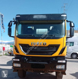 Камион бетоновоз бетон миксер Iveco Trakker AD 340 T 41 B