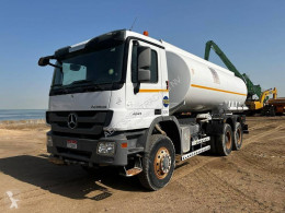 Kamion cisterna Mercedes Actros 4041-A
