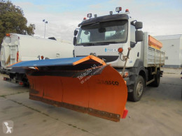 Renault Kerax 380 camião espalhadora de sal - limpa neve usado
