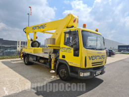 Camion nacelle Iveco WT 300