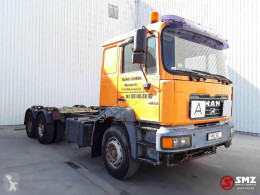 Camion MAN 26.414 lames-steel châssis occasion