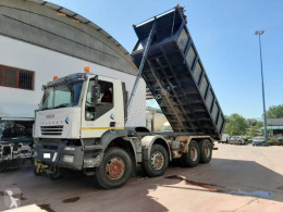 Lastbil Iveco Trakker 440 flerecontainere brugt